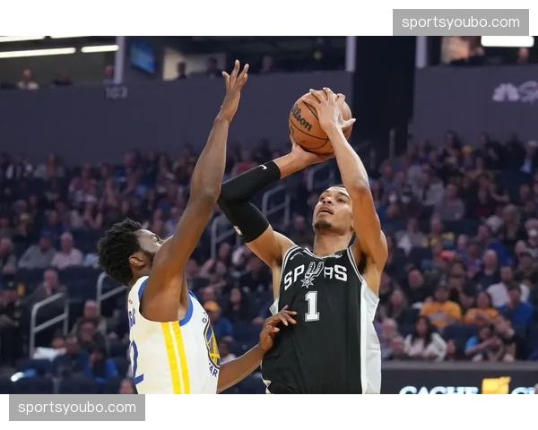 文班亚马第三赛季持续成长 马刺防守效率跃居联盟第三 文班亚马第三赛季持续成长 马刺防守效率跃居联盟第三